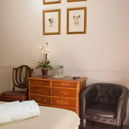 Alojamento de Acomodação e Pequeno-almoço Mihlton Boutique (adults Only) 2*